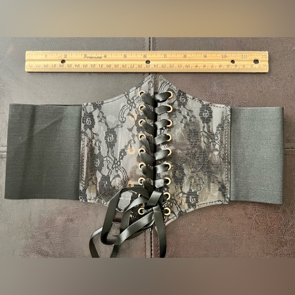 NWT 1 Piece Adjustable Waist Cincher Belt Corset Snap Back Lace Up Front Black - Picture 9 of 12